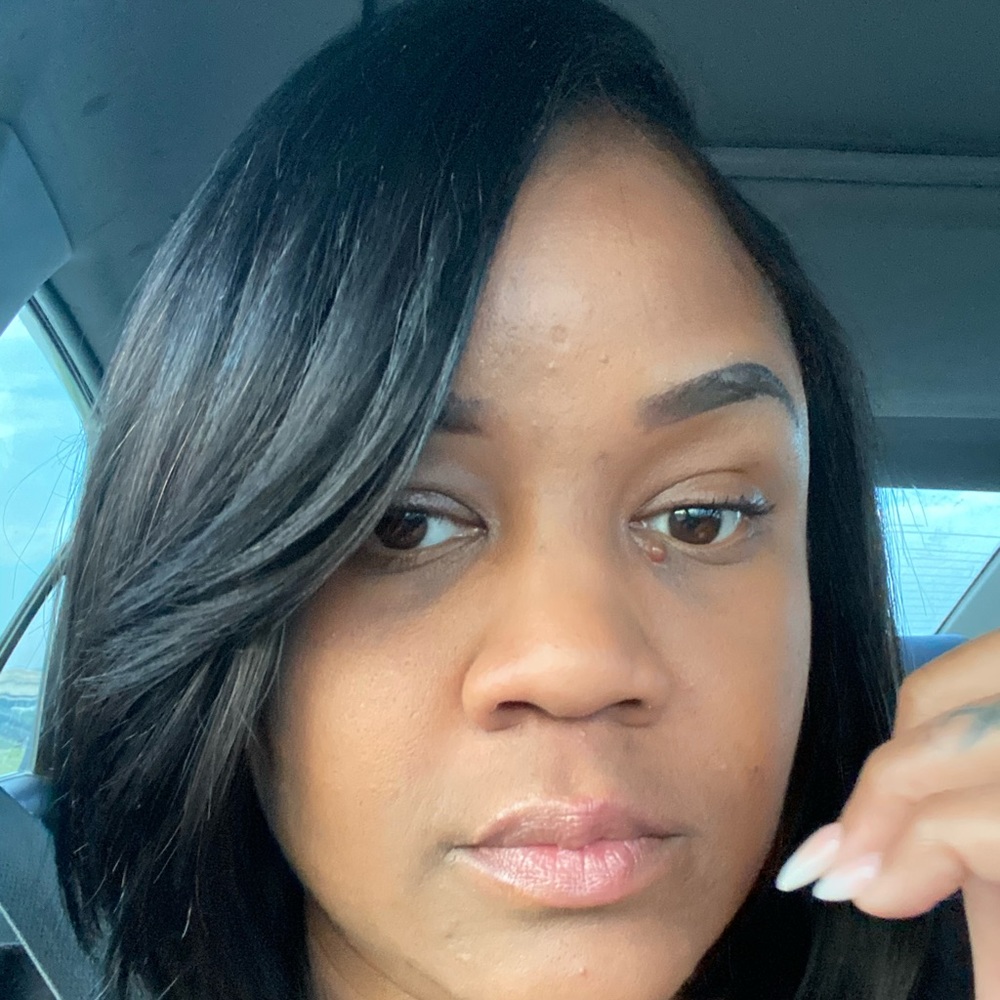 Meet your Posher, Aisha